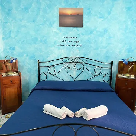 Casa Vacanze Central Cincotta Lipari  Room photo